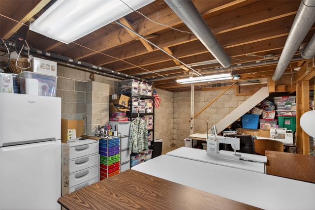 1101 Emma Avenue, Des Moines, IA 50315