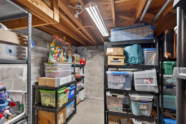 1101 Emma Avenue, Des Moines, IA 50315