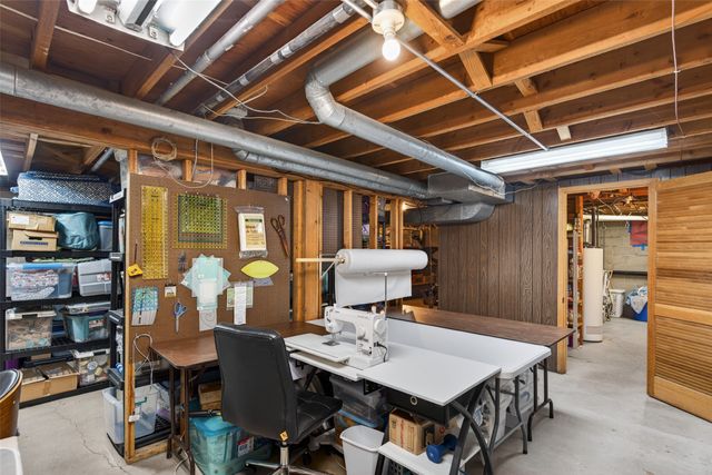 1101 Emma Avenue, Des Moines, IA 50315