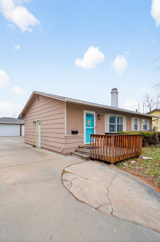 1101 Emma Avenue, Des Moines, IA 50315