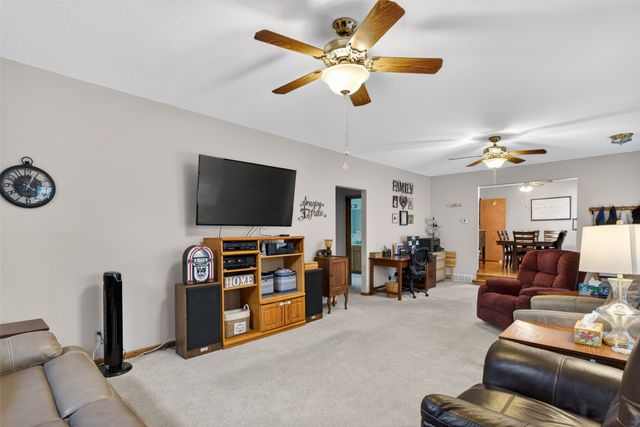 1101 Emma Avenue, Des Moines, IA 50315