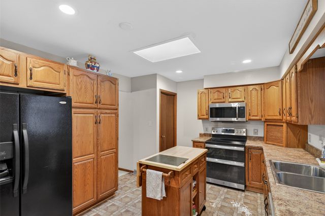 1101 Emma Avenue, Des Moines, IA 50315