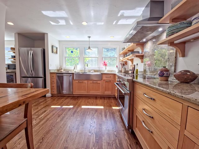 61 Wintergreen Road, Mashpee, MA 02649