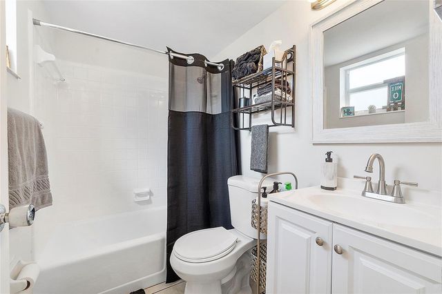 3230 NE 13th Street 102, Pompano Beach, FL 33062