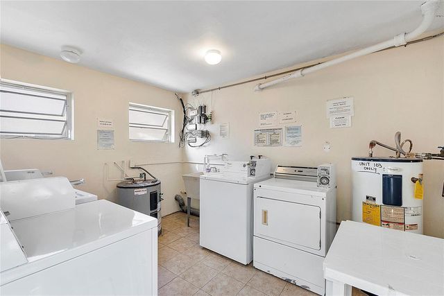 3230 NE 13th Street 102, Pompano Beach, FL 33062