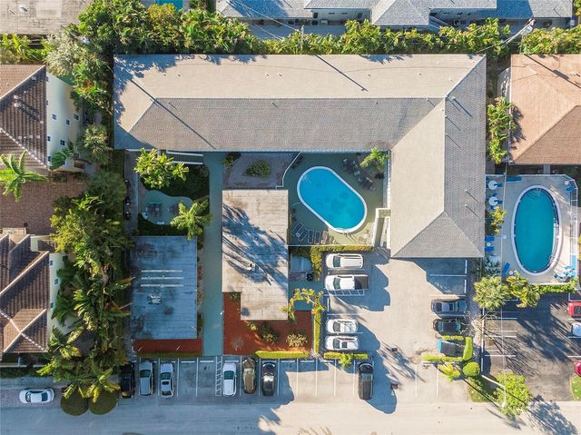3230 NE 13th Street 102, Pompano Beach, FL 33062