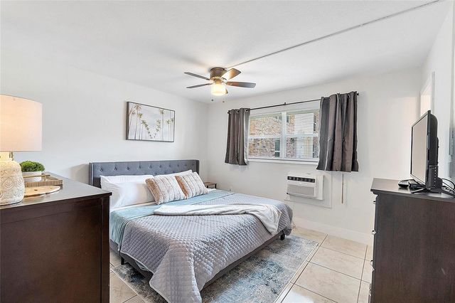 3230 NE 13th Street 102, Pompano Beach, FL 33062