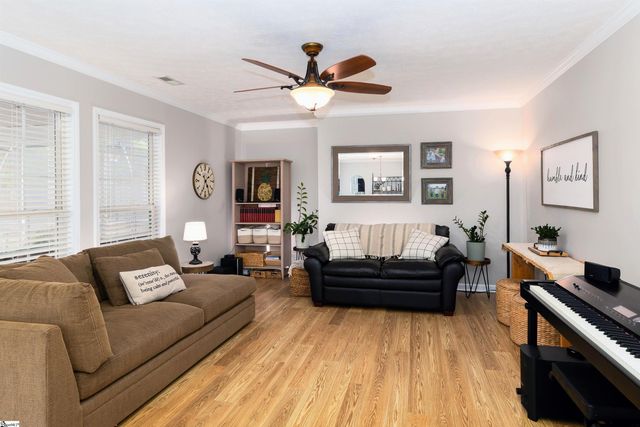 201 Summitbluff Drive, Greenville, SC 29617