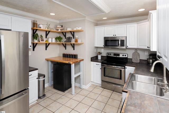 201 Summitbluff Drive, Greenville, SC 29617