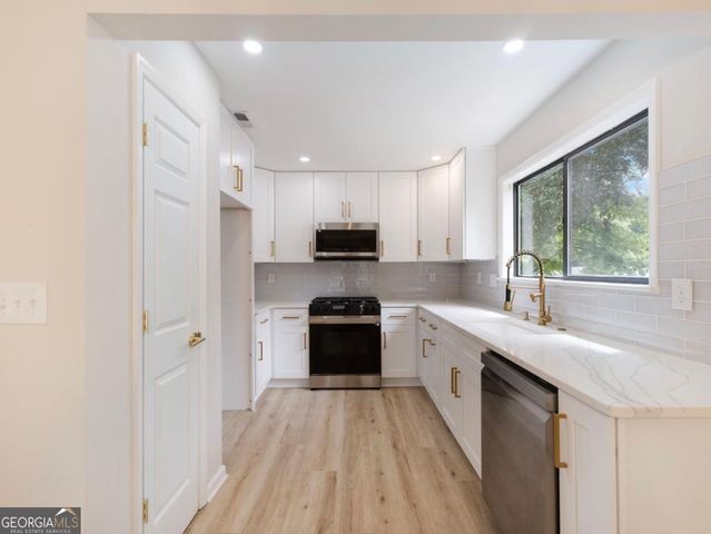 2645 Trotters Walk Trail, Snellville, GA 30078