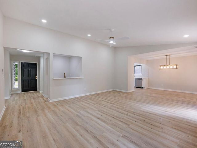 2645 Trotters Walk Trail, Snellville, GA 30078