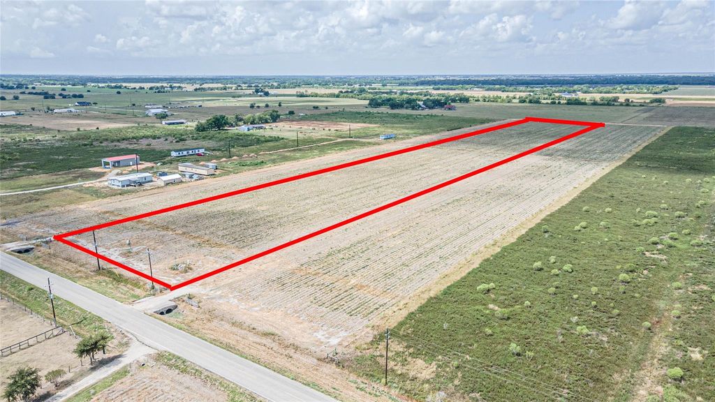 4327 Polak Road, Wallis, TX 77485