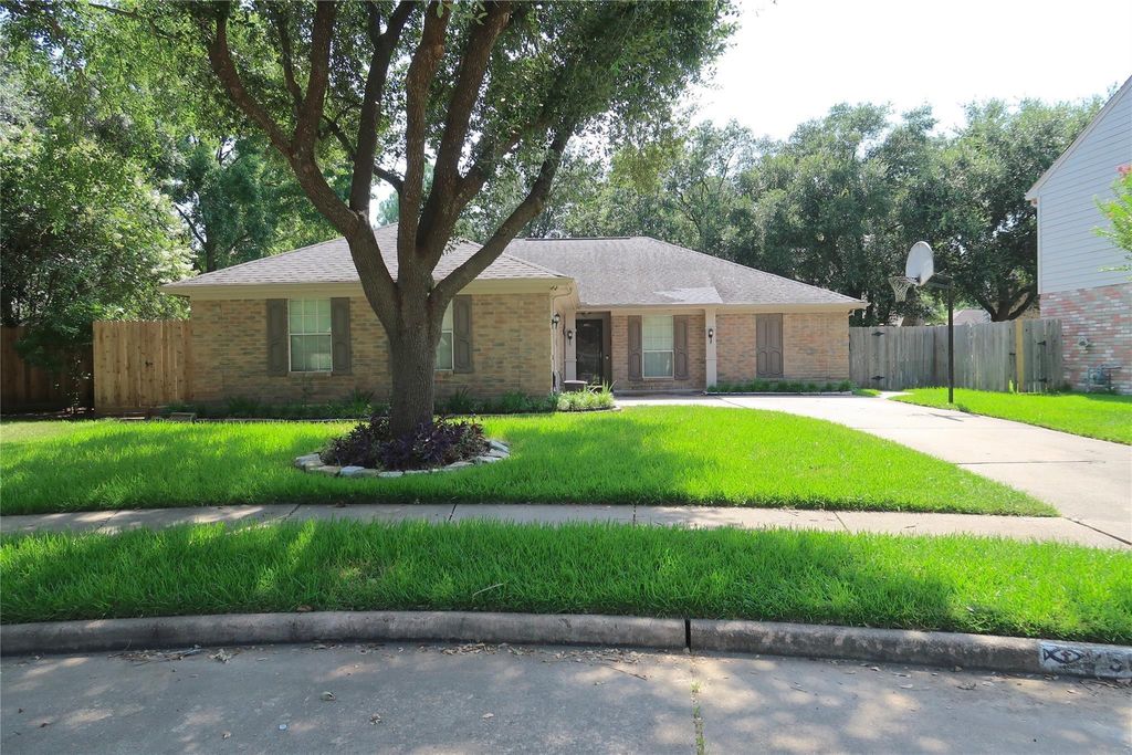 7507 Sunny Oaks Way, Houston, TX 77095