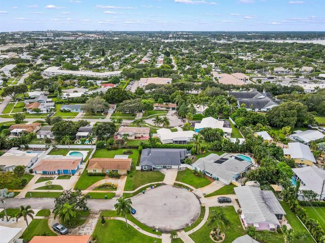 68 Azalea Circle, Jupiter, FL 33469