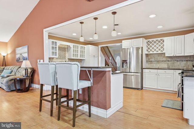 9 HARMONY RD, Levittown, PA 19056