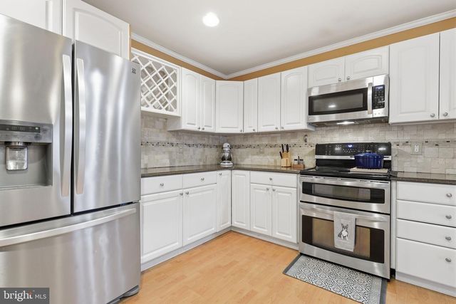 9 HARMONY RD, Levittown, PA 19056