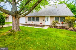 9 HARMONY RD, Levittown, PA 19056