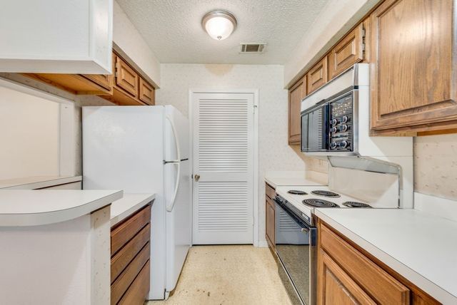 2014 Willoughby Lane 4612, Arlington, TX 76011