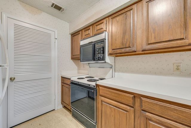 2014 Willoughby Lane 4612, Arlington, TX 76011