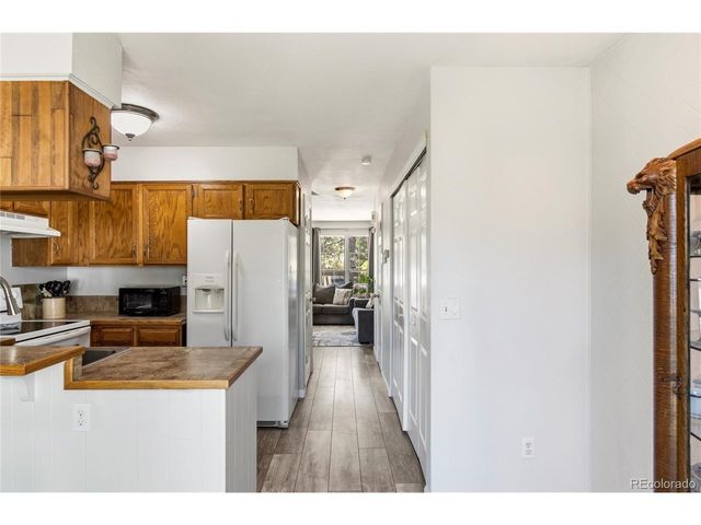 8805 W Floyd Ave, Lakewood, CO 80227