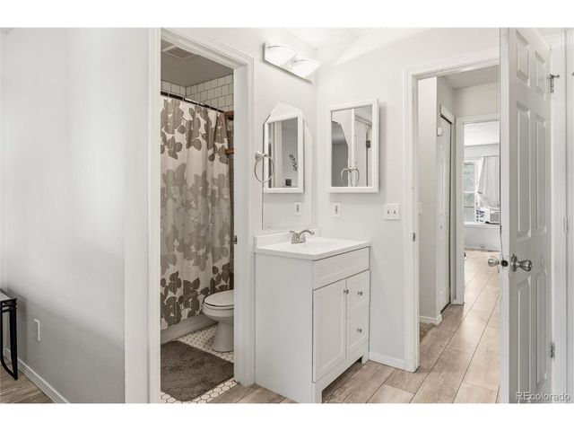 8805 W Floyd Ave, Lakewood, CO 80227