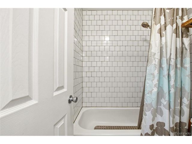 8805 W Floyd Ave, Lakewood, CO 80227