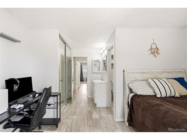 8805 W Floyd Ave, Lakewood, CO 80227