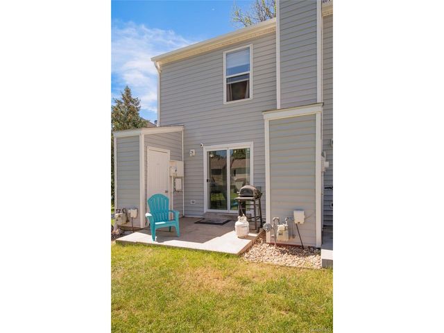 8805 W Floyd Ave, Lakewood, CO 80227