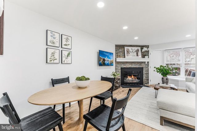 2180 WHISPERWOOD GLEN LN, Reston, VA 20191