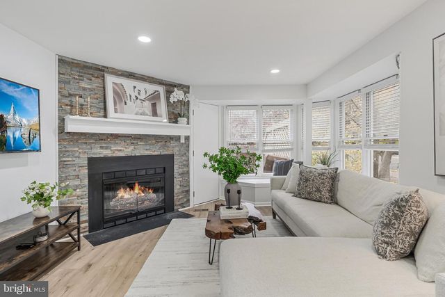 2180 WHISPERWOOD GLEN LN, Reston, VA 20191