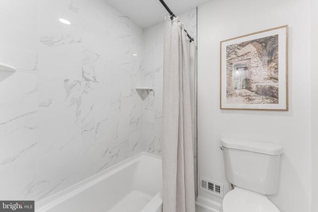 2180 WHISPERWOOD GLEN LN, Reston, VA 20191