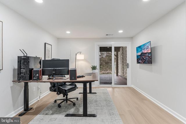 2180 WHISPERWOOD GLEN LN, Reston, VA 20191