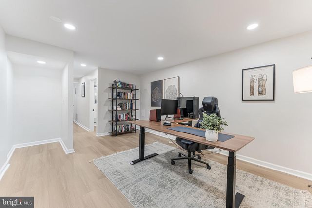 2180 WHISPERWOOD GLEN LN, Reston, VA 20191