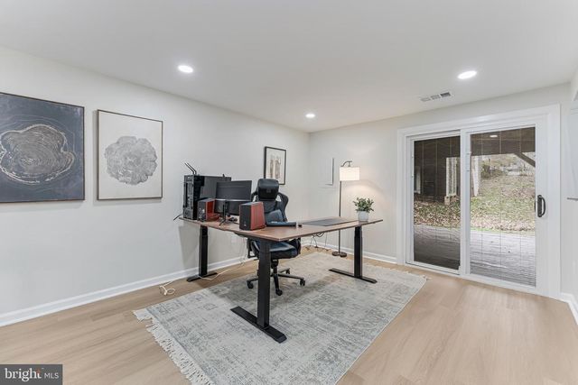 2180 WHISPERWOOD GLEN LN, Reston, VA 20191