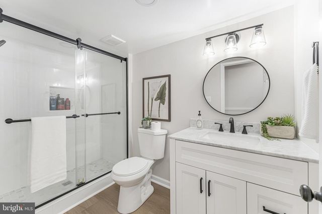 2180 WHISPERWOOD GLEN LN, Reston, VA 20191