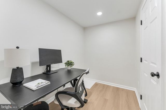 2180 WHISPERWOOD GLEN LN, Reston, VA 20191