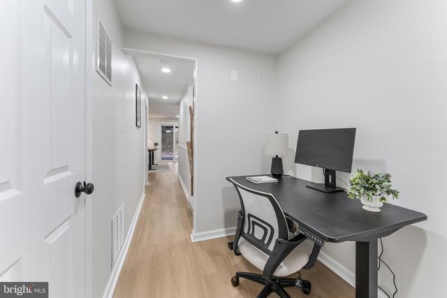 2180 WHISPERWOOD GLEN LN, Reston, VA 20191