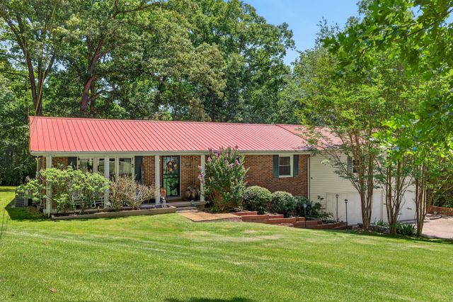313 Valley View Rd, Dover, TN 37058