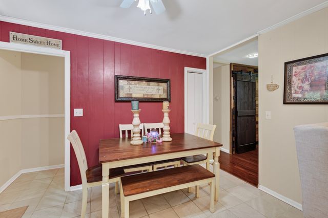 313 Valley View Rd, Dover, TN 37058