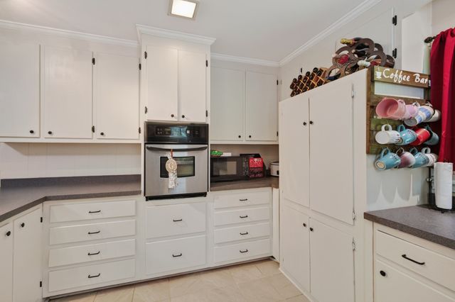 313 Valley View Rd, Dover, TN 37058