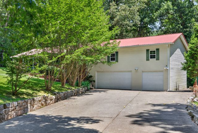 313 Valley View Rd, Dover, TN 37058