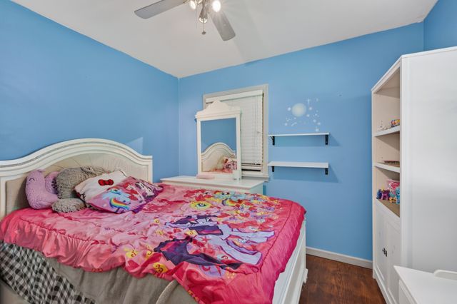 313 Valley View Rd, Dover, TN 37058