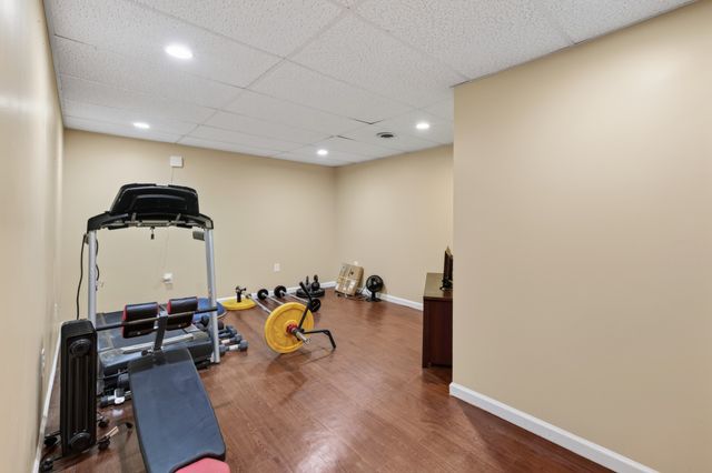 313 Valley View Rd, Dover, TN 37058