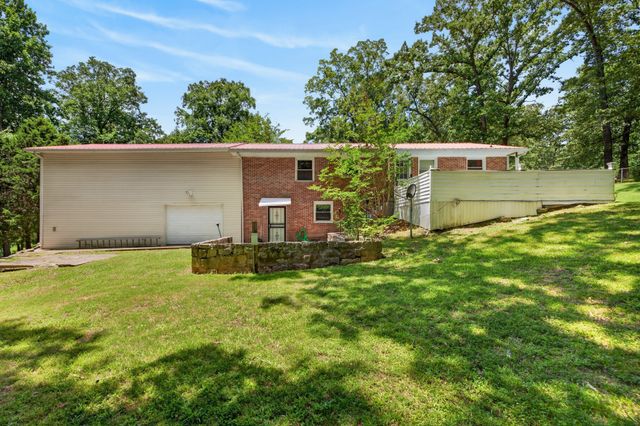 313 Valley View Rd, Dover, TN 37058