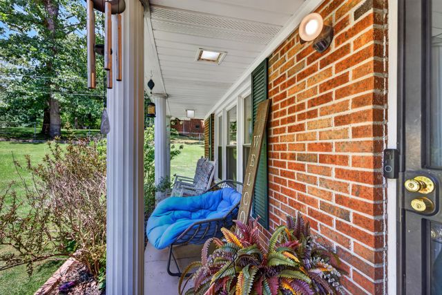 313 Valley View Rd, Dover, TN 37058