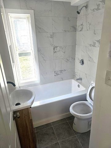 40 Edwards St, Fitchburg, MA 01420