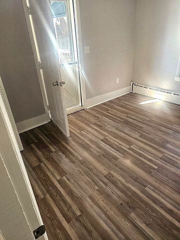 40 Edwards St, Fitchburg, MA 01420