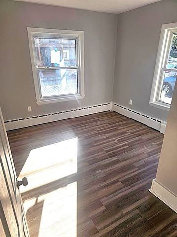40 Edwards St, Fitchburg, MA 01420