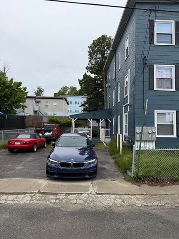 40 Edwards St, Fitchburg, MA 01420