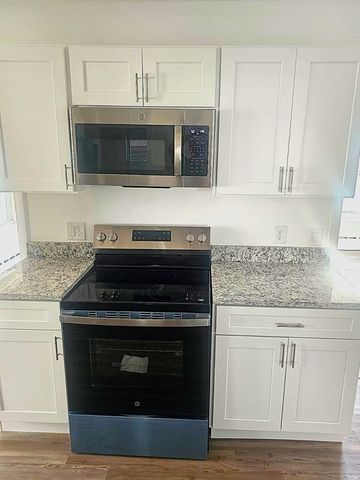 40 Edwards St, Fitchburg, MA 01420